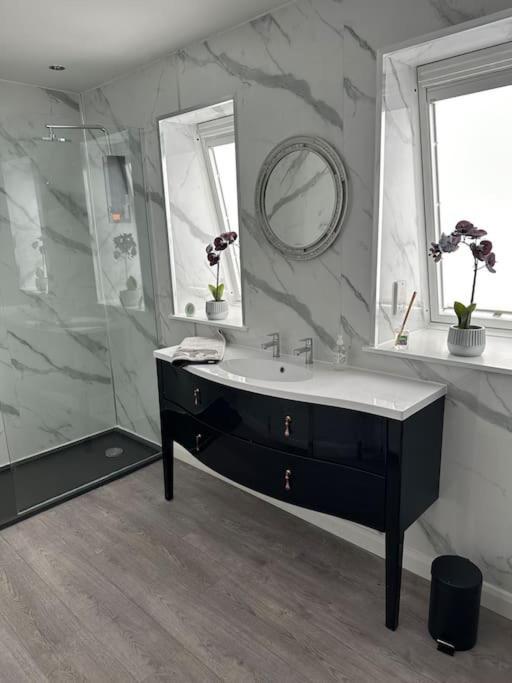 Cameron Coach House Modern Property In Murrayfield Edinburgh Ngoại thất bức ảnh